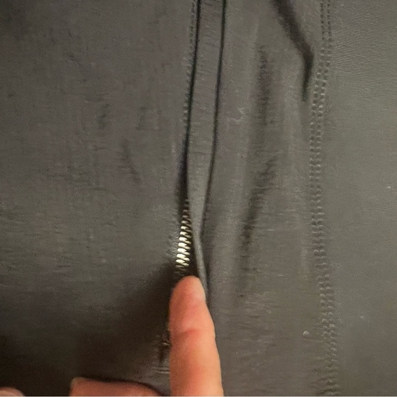 Athleta Black Trekkie North Shorts size 26 - Picture 9 of 11